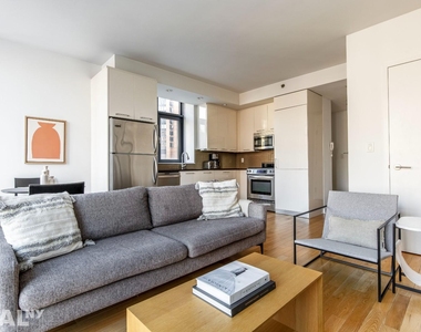 East 34th Street - Photo Thumbnail 8