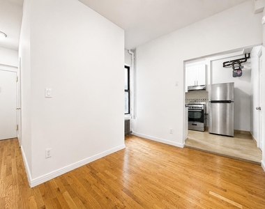 1270 First Avenue - Photo Thumbnail 4