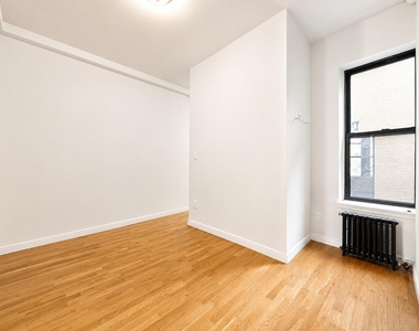 1270 First Avenue - Photo Thumbnail 3