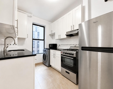 1270 First Avenue - Photo Thumbnail 6