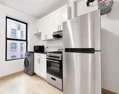 1270 First Avenue - Photo Thumbnail 7