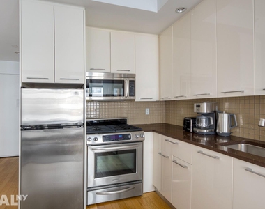 East 34th Street - Photo Thumbnail 2