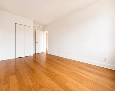 323 West 96th Street - Photo Thumbnail 6