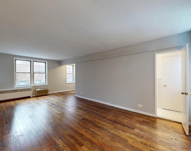 East 58th Street - Photo Thumbnail 8