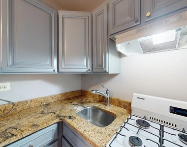 East 58th Street - Photo Thumbnail 9