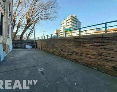 17th Street - Photo Thumbnail 11