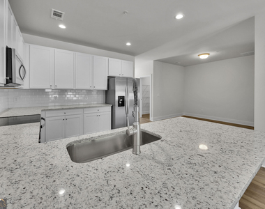 5136 Avery Street - Photo Thumbnail 10