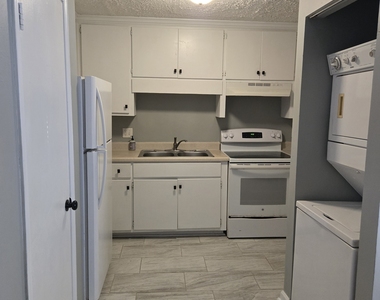 320 Vine Street - Photo Thumbnail 1