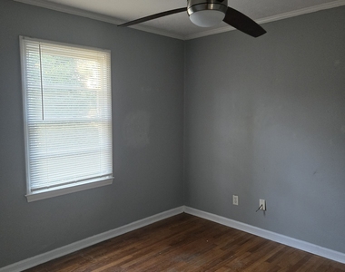 320 Vine Street - Photo Thumbnail 5