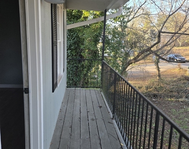 320 Vine Street - Photo Thumbnail 7