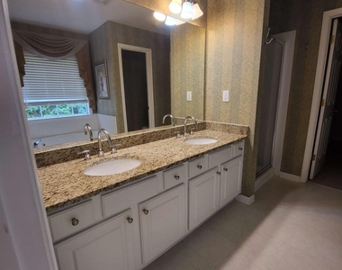 265 Friars Head Drive - Photo Thumbnail 9