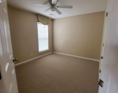 265 Friars Head Drive - Photo Thumbnail 15
