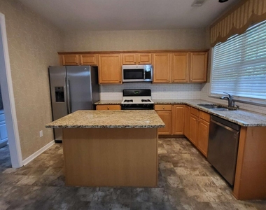 265 Friars Head Drive - Photo Thumbnail 2