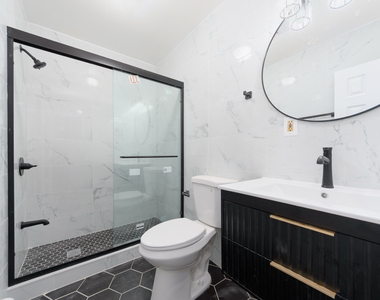 1538 Gates Avenue - Photo Thumbnail 5