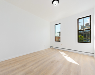 1538 Gates Avenue - Photo Thumbnail 1
