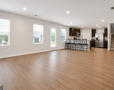1129 Bluecoat Circle - Photo Thumbnail 5