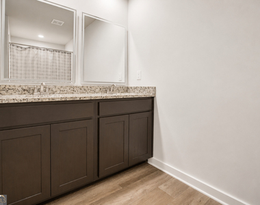 1129 Bluecoat Circle - Photo Thumbnail 10