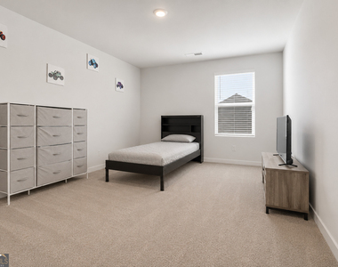 1129 Bluecoat Circle - Photo Thumbnail 13