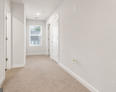 1129 Bluecoat Circle - Photo Thumbnail 16