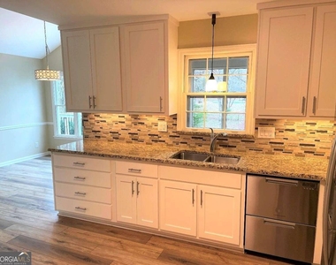 1150 Falstaff Drive - Photo Thumbnail 10