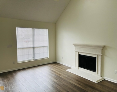 4037 Ravenwood Court - Photo Thumbnail 8