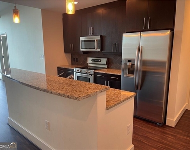 1080 Peachtree Street Ne - Photo Thumbnail 4