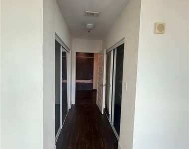 1080 Peachtree Street Ne - Photo Thumbnail 9