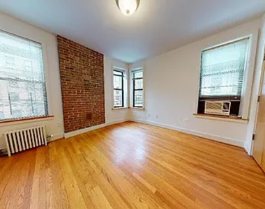 129 East 97th Street - Photo Thumbnail 4