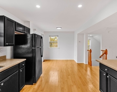 8 Alfred Ave - Photo Thumbnail 9