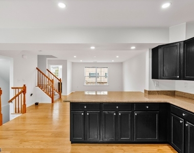 8 Alfred Ave - Photo Thumbnail 10