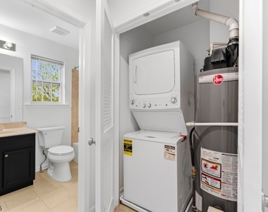 8 Alfred Ave - Photo Thumbnail 17