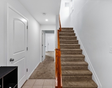 8 Alfred Ave - Photo Thumbnail 22