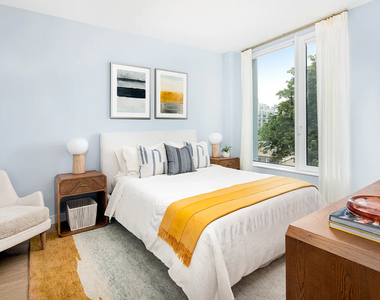 30-77 Vernon Boulevard - Photo Thumbnail 5