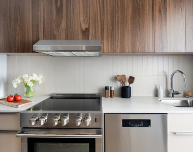 30-77 Vernon Boulevard - Photo Thumbnail 1