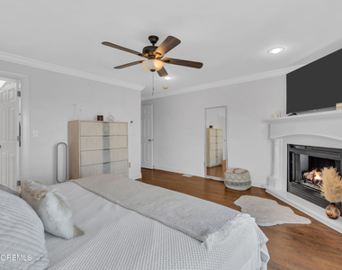 165 Riddle Avenue - Photo Thumbnail 25