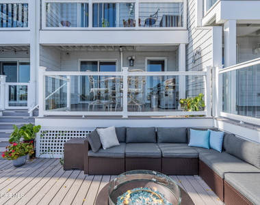 165 Riddle Avenue - Photo Thumbnail 37