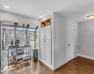 165 Riddle Avenue - Photo Thumbnail 20