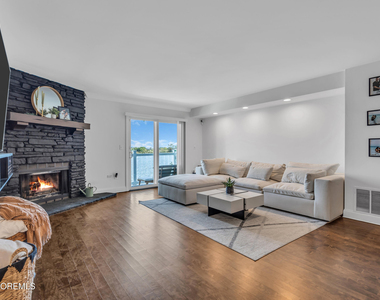 165 Riddle Avenue - Photo Thumbnail 9