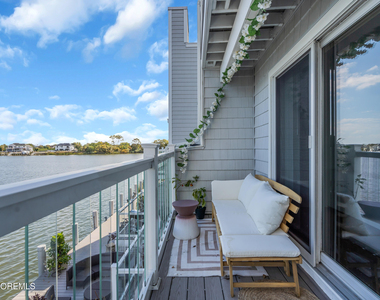 165 Riddle Avenue - Photo Thumbnail 10