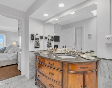 165 Riddle Avenue - Photo Thumbnail 26