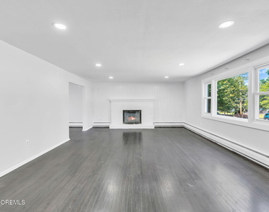 67 Shady Nook Drive - Photo Thumbnail 5