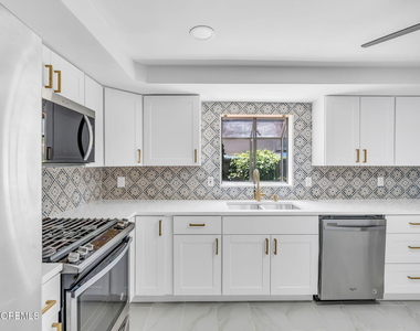 67 Shady Nook Drive - Photo Thumbnail 8