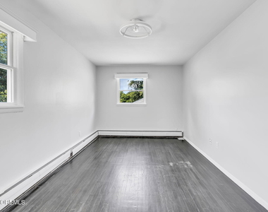 67 Shady Nook Drive - Photo Thumbnail 13