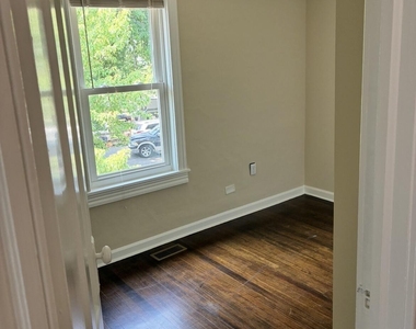 124 Wilson Avenue - Photo Thumbnail 8