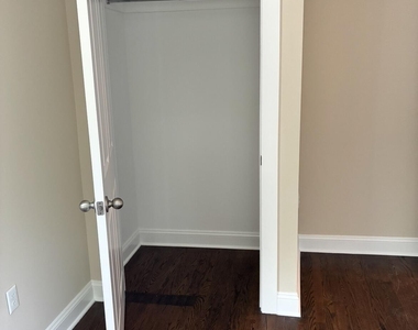 124 Wilson Avenue - Photo Thumbnail 11