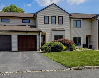 185 Pear Drive - Photo Thumbnail 3