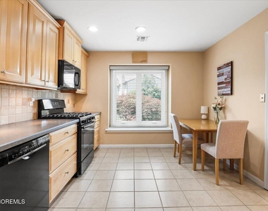 185 Pear Drive - Photo Thumbnail 9