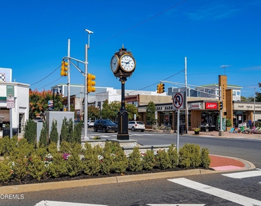 1208 Maplewood Road - Photo Thumbnail 22