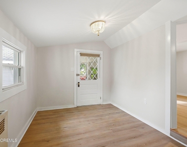 1208 Maplewood Road - Photo Thumbnail 4