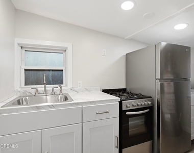 1208 Maplewood Road - Photo Thumbnail 6